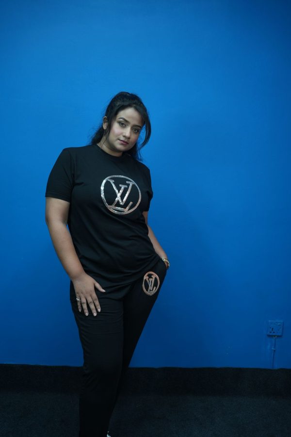 LVলেডিস সেট(টি-শার্ট+ট্রাউজার)