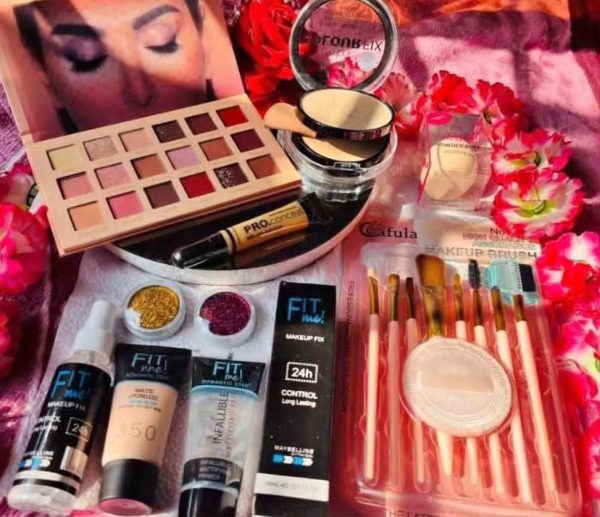 IMG-20260609-WA0003 Makeup combo set